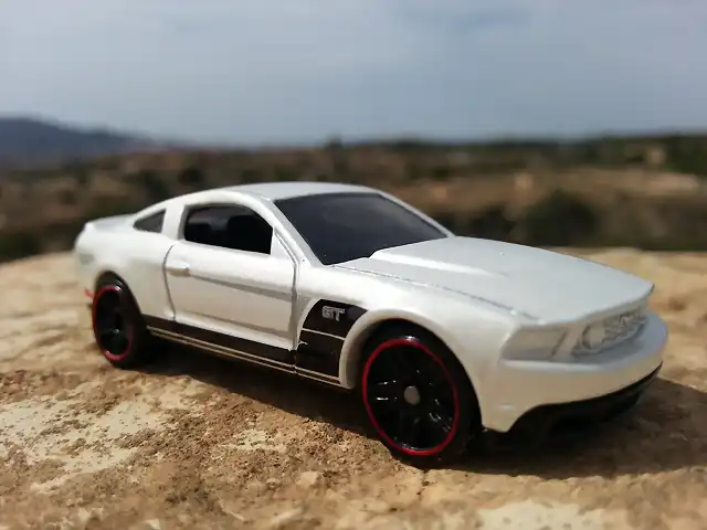 FORD MUSTANG '2010 GT BLANCO MATE