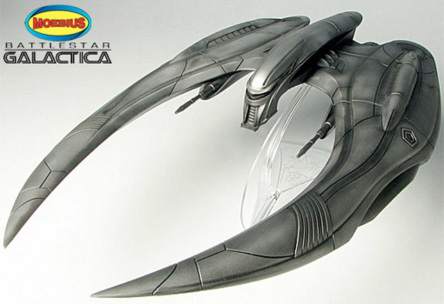 Cylon-Raider-Moebius-Model-Kit-01