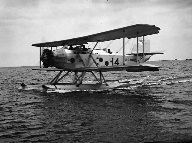 Martin_T4M-1_seaplane_in_Pensacola_Bay_c1930