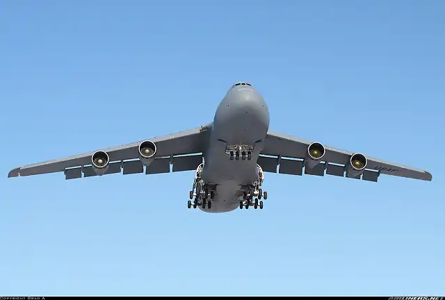 Un enorme Lockheed C-5B Galaxy