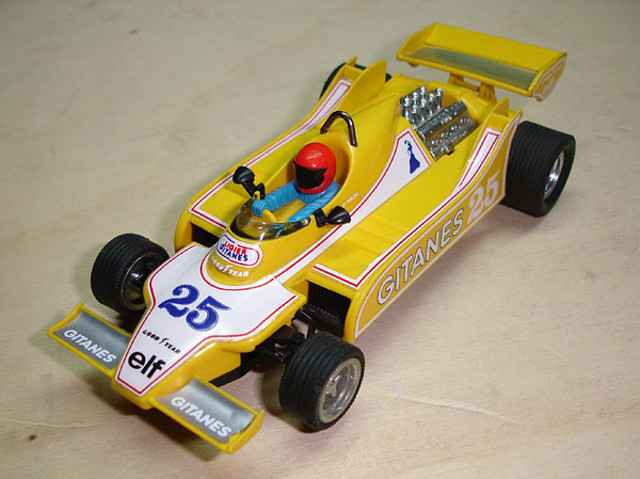 ligier amarillo