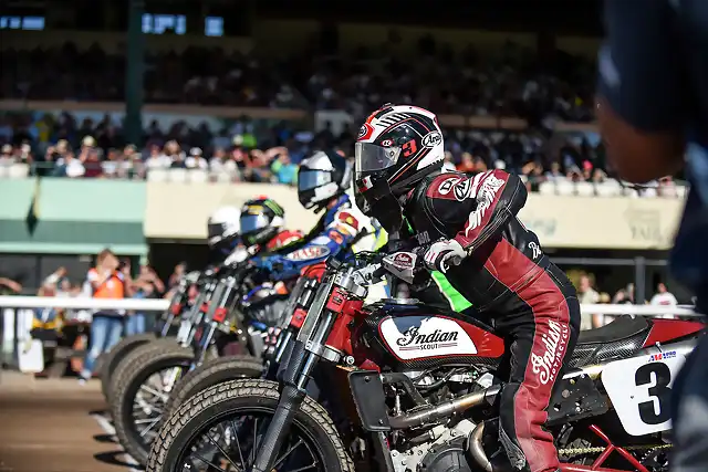 joe-kopp-indian-ftr750-flat-tracker-race1