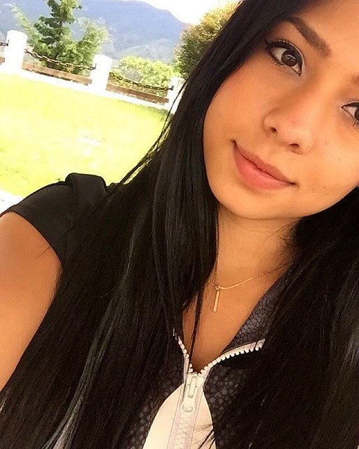 lauravanessaidarraga_2015-10-25_18-13-44 lauravanessaidarraga_2015-10-25_18-13-44