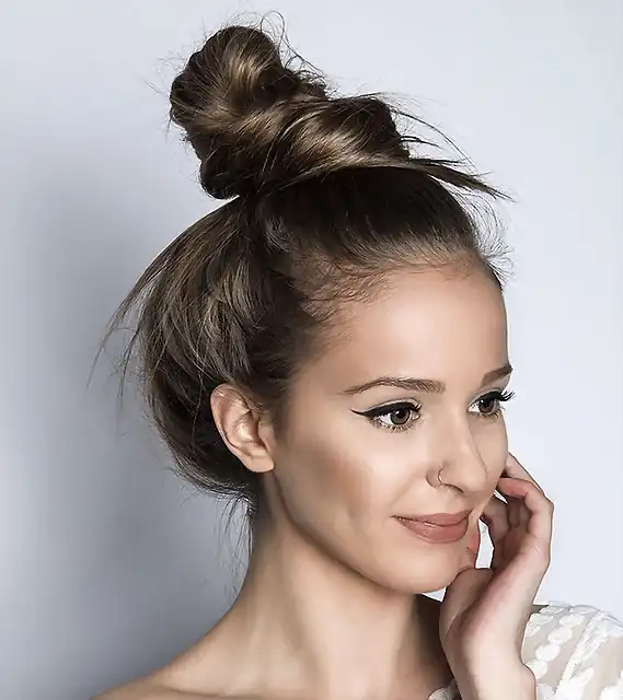 Best-Messy-Bun-Hairstyles-?-Our-Top-10-2