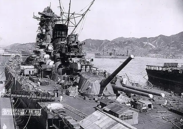 Construccin del buque de guerra Yamato de la Marina Imperial Japonesa. Ao 1941