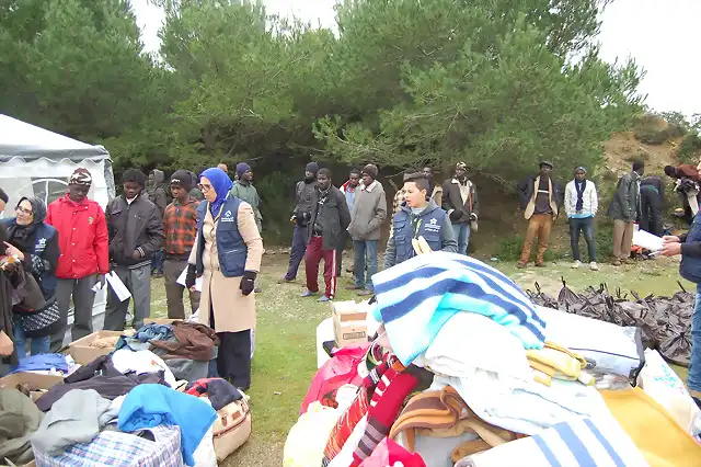 MUNDO UNICO y Asoc. Marroqui ayuda a inmigrantes subsaharaianos-febrero 2015 2015.jpg (62)