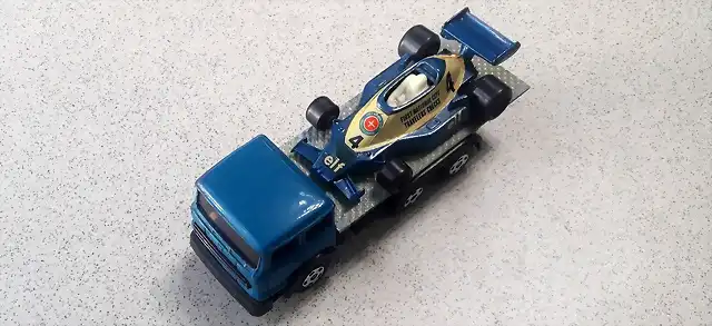 Camion plataforma tyrrell 02