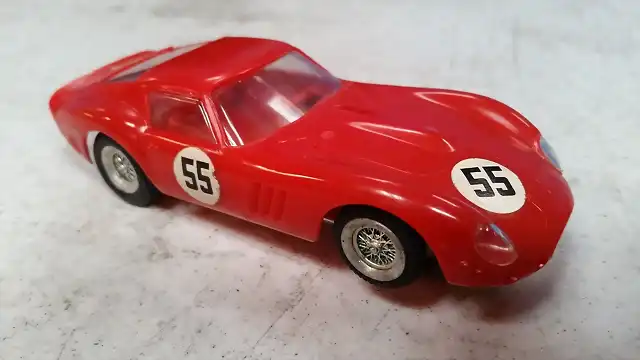 Revell-1-32-scale-Ferrari-GTO-1964-Vintage-slot