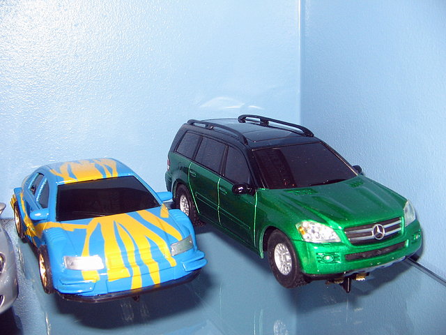 Carrera, mercedes clase GL y coche openslot