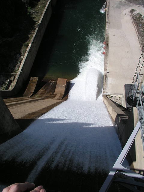 Muro del embalse de El Vado