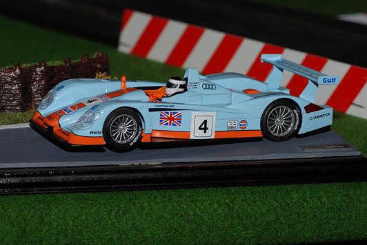 AUDI R8 GULF N- 4 LEMANS 2001_532x356
