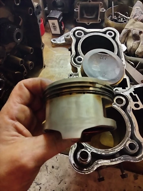 Piston T-2 Piston T-2