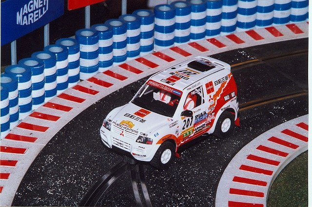 raid-2002-arras dakar-201-mitsubishi pajero