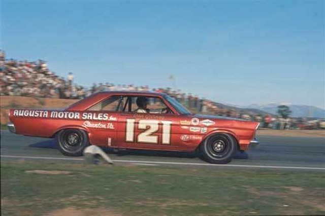 Dan_Gurney_Riverside_1965