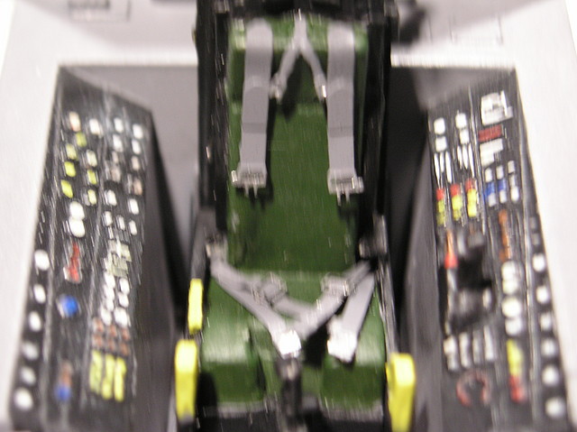 Cockpit F-117A terminado 003