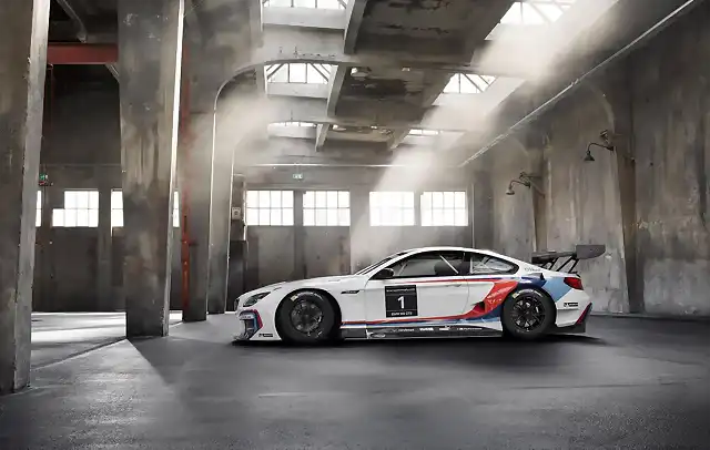 deliveries-of-the-bmw-m6-gt3-begin-ahead-of-new-season_11