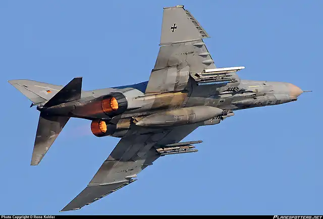 3793-German-Air-Force-McDonnell-Douglas-F-4-Phantom-II_PlanespottersNet_323230