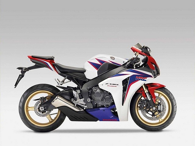 honda-cbr-1000-rr-fireblade-lateral-derecho-1