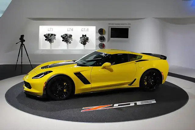 2015-chevrolet-corvette_100453183_l