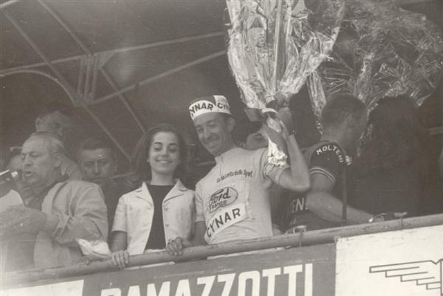 JIMENEZ PODIUN GIRO1966