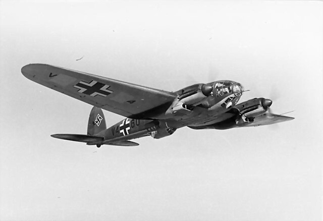 640px-Bundesarchiv_Bild_101I-385-0587-07,_Flugzeug_Heinkel_He_111_H-Z