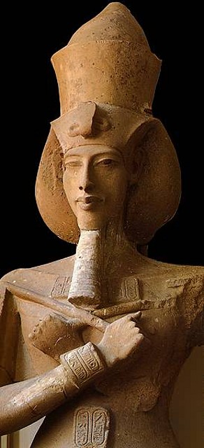 akhenaton_museu_cairo