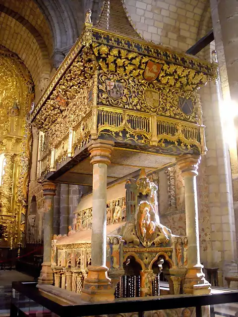 Avila_-_Basilica_de_San_Vicente,_interiores_57_(Sepulcro_de_los_Santos)