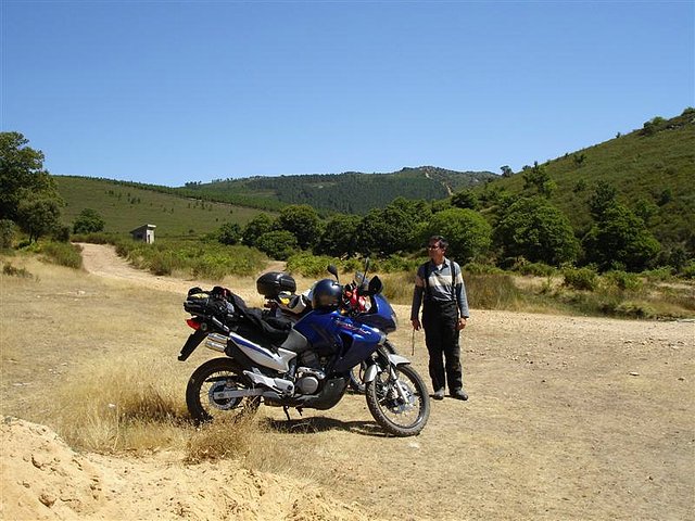 bajamos por la pista del fondo