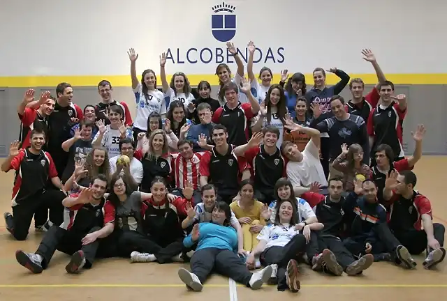 balonmano-alcobendas-con-chicos-de-apama-680-01