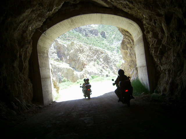 entrando al tunel de El Nihuil