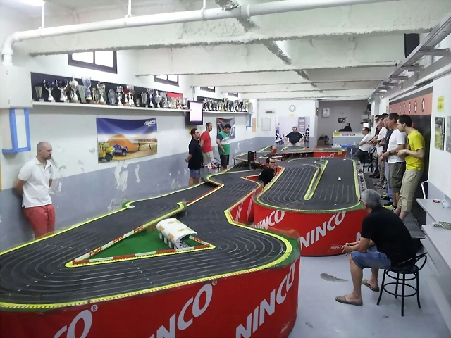 SLOT CAR ENDURANCE 2014 2? Manga (3) SLOT CAR ENDURANCE 2014 2? Manga (3)
