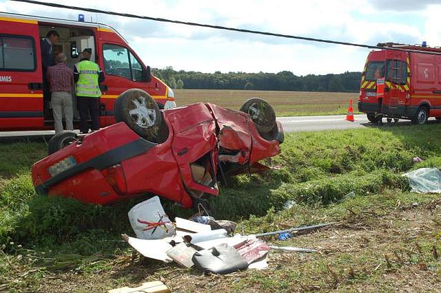 Sortie-de-route-fatale-pour-une-conductrice_image_article_large