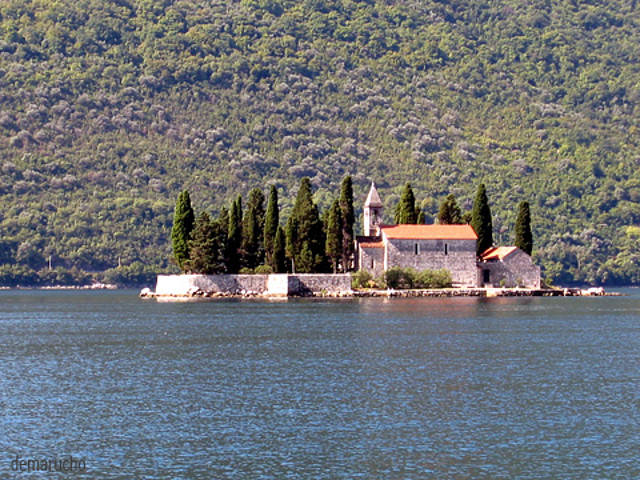 Montenegro. Isla en la Bahía de Kotor