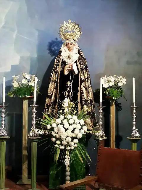 La Virgen de los Dolores de la Herradura altar