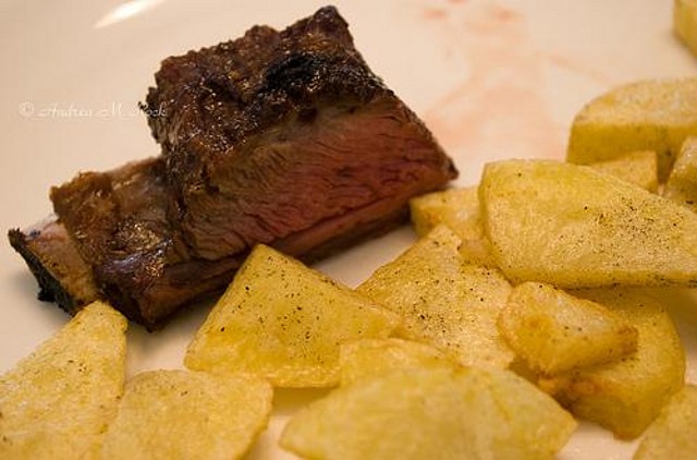 COSTILLAS CON PATATAS.