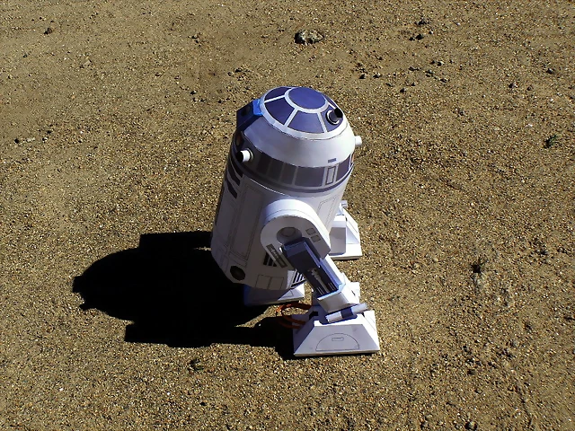R2D2 18 R2D2 18