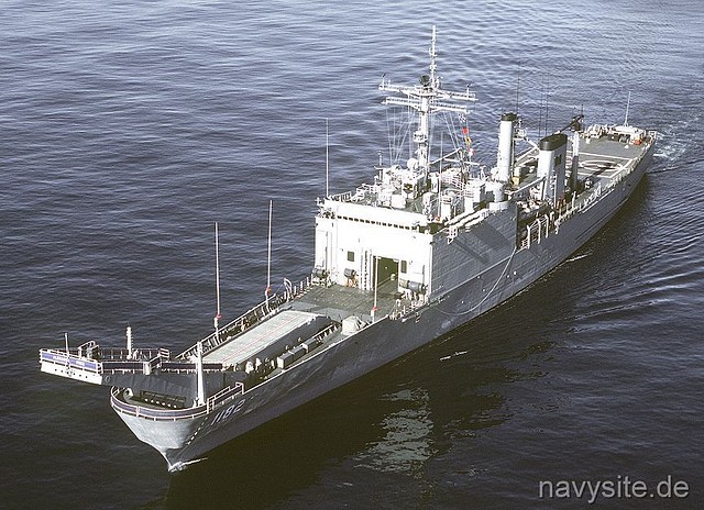 LST-1182 USS Fresno, foto 05