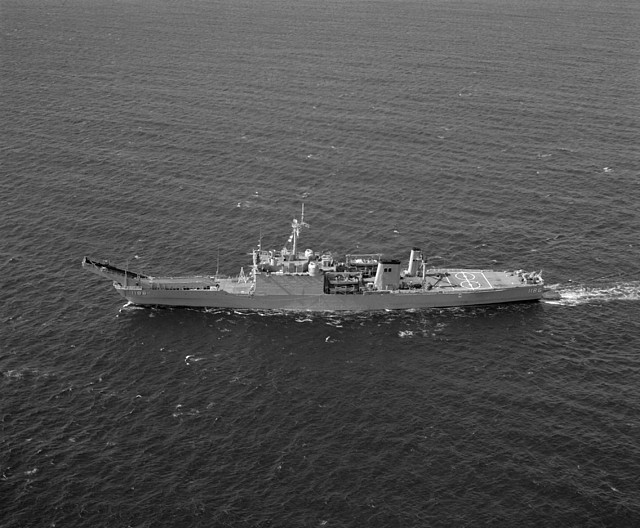 LST-1186 USS Cayuga, foto 02