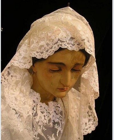 La Virgen de las Angustias de Velez Malaga mantilla blanca