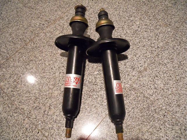 Amortiguadores delanteros Renault 18(60 euros)