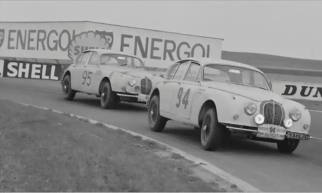 Jaguar Mk-II x2 - TdF'62