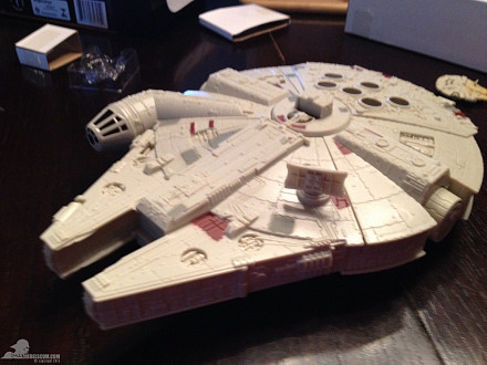 star-wars-the-force-awakens-millennium-falcon-micromachines-playset-080615-008 star-wars-the-force-awakens-millennium-falcon-micromachines-playset-080615-008