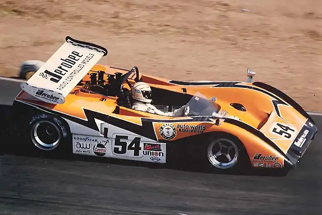 McLaren M8D