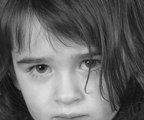 nina-triste nina-triste