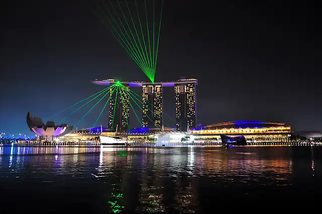 singmarina-bay-sands-noche