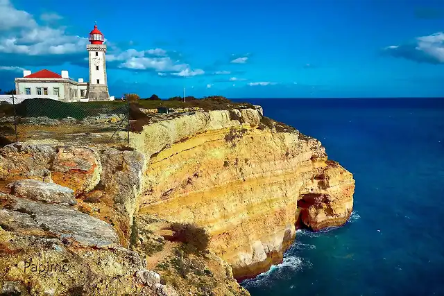 Faro de Alfanzina en carvoeiro