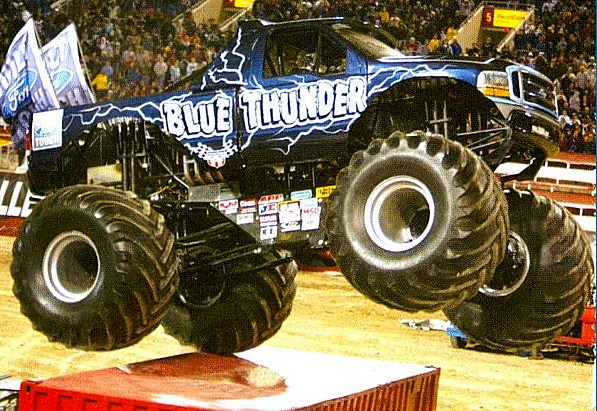 2009 54 Blue Thunder real 1