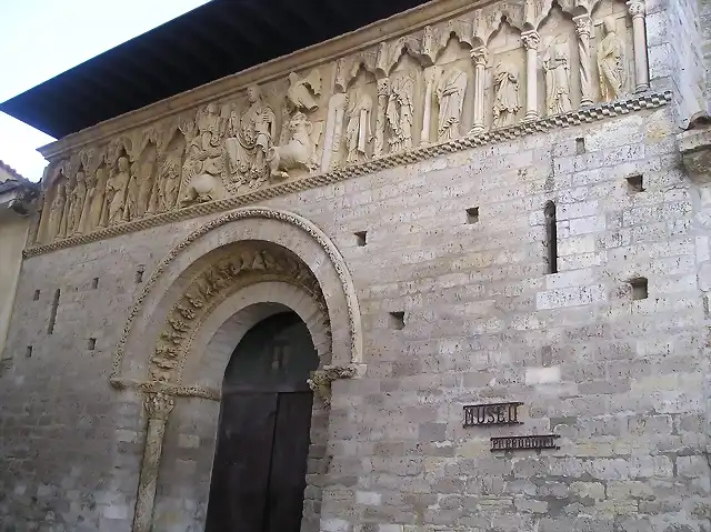 CARRION DE LOS CONDES( PALENCIA) IGLESIA DE SANTIAGO EL MAYOR S.XII FACHADA2