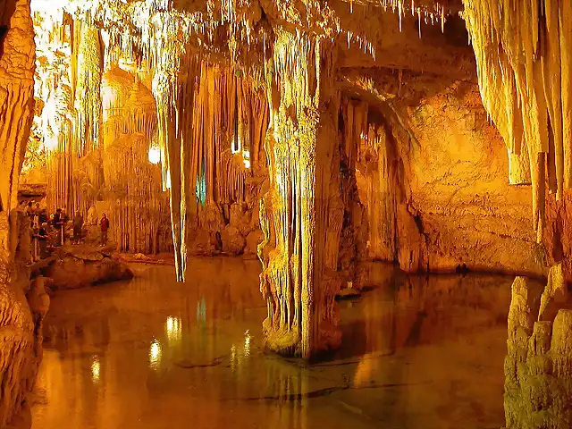 1024px-Grotta_di_nettuno_sardinien