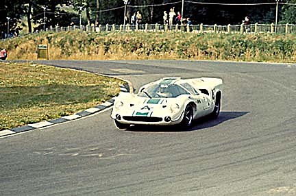 Jack Brabham & Dennis Hulme - Lola-Chevy T-70 Mk-IIIb Brands Hatch \'67